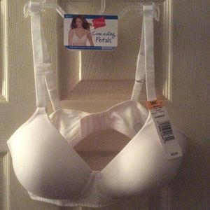 Hanes Concealing Petals Wire-free Bra